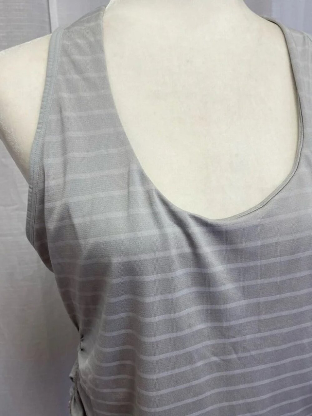Patagonia Nouli Striped Athletic Yoga Workout Tank Top w/Built In Bra Sz XL Grey - Picture 2 of 5